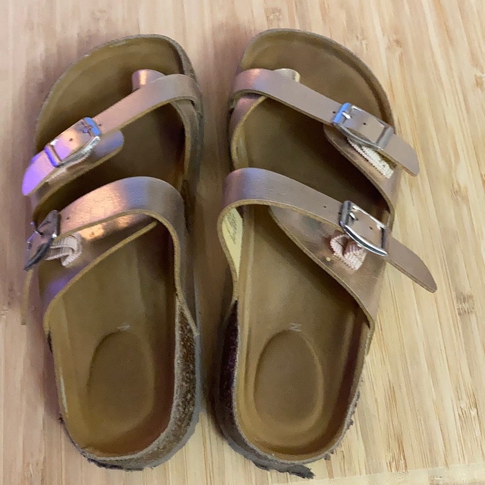 Kids shoes size 13 12$